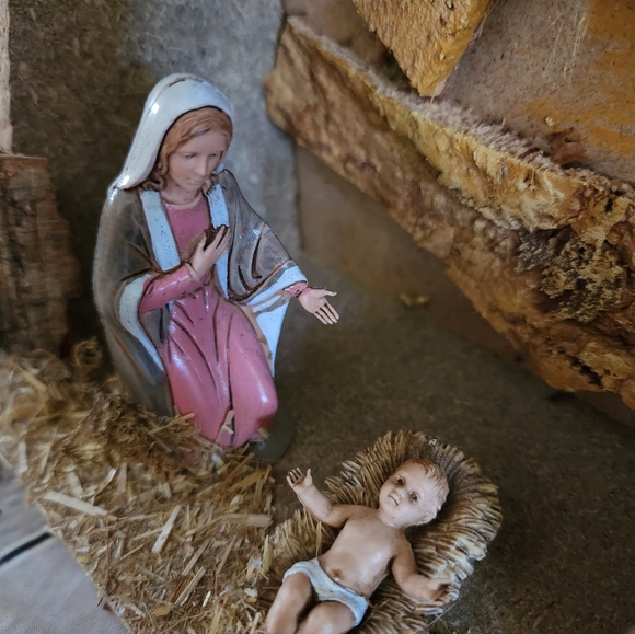 Nativity Set - Picture 6 of 9